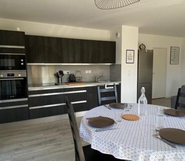 Benerville-sur-Mer Apartment | Cozy Apartment Just Steps from the Beach - Family-Friendly!