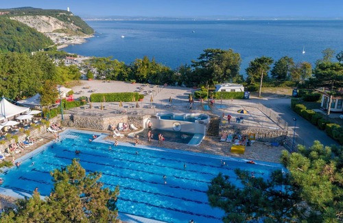 Duino-Aurisina House | Idyllic Villa Apartment for 6 with Pool and Ocean View