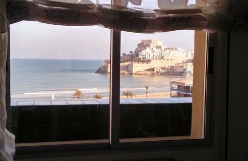 Peniscola Apartment | Beachfront Apartment with Ocean View and Top Amenities