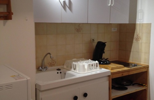 Le Pradet Apartment | Cozy Oceanview Apartment Near City Center and Beach