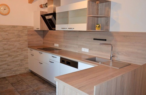 Sankt Anton am Arlberg Villa | Cozy Villa Apartment for 5 with Pets, WIFI & Balcony