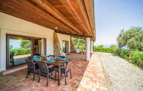 Collesano Apartment | Nice Apartment In Collesano Pa