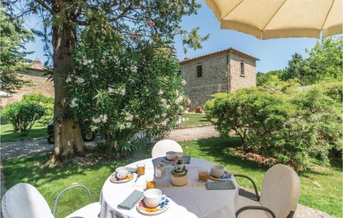 San Pietro a Cegliolo Apartment | Cozy Apartment in Cortona with Wifi and Pool Access