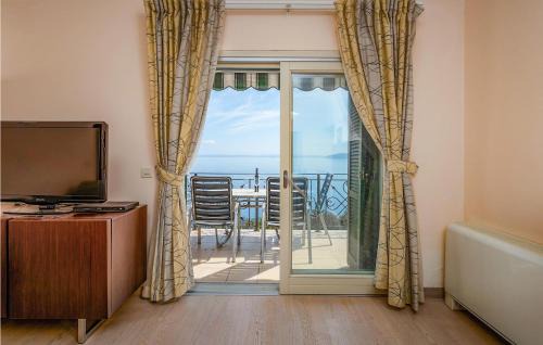 Donji Kraj Apartment | Inviting 3 Bedroom Apartment with Ocean View in Moscenicka Draga