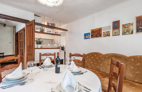Kastav Apartment | Ideal 2 Bedroom Accommodation in Scenic Kastav