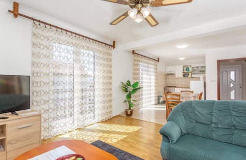 Brzac Apartment | Spacious 2 Bedroom Retreat with Ocean View in Krk