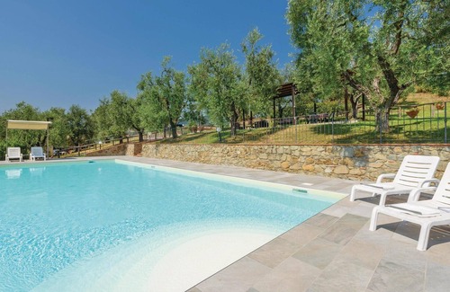Larciano Apartment | Cozy 1 Bedroom Retreat with Pool & Spa in Larciano PT