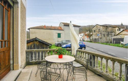 Loco Apartment | Inviting Apartment in Loco Di Rovegno for Families & Pets