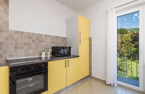Lovran Apartment | Cozy 2 Bedroom Accommodation with Ocean View in Lovran