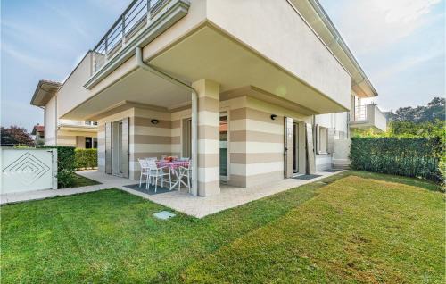Raffa Apartment | Comfortable Apartment in Puegnago Sul Garda with Pool