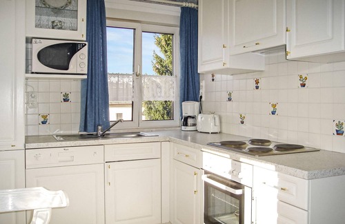 Laakirchen Apartment | Cozy 1 Bedroom Stay in Salzburg with Pool and Spa
