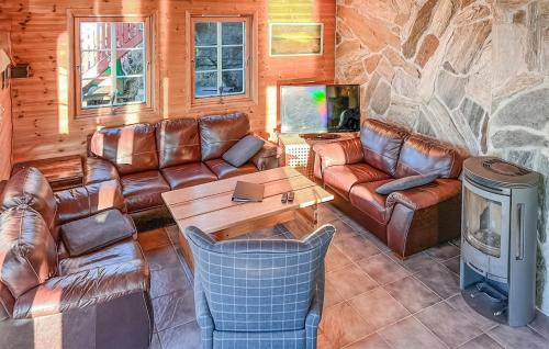 Sjernarøy Apartment | Pet-Friendly 3 Bedroom Oceanfront Apartment in Sjernary