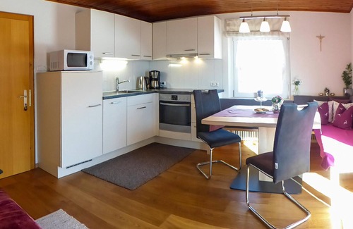 Fontanella Apartment | Experience Breathtaking Mountain Views at Our Cozy Retreat