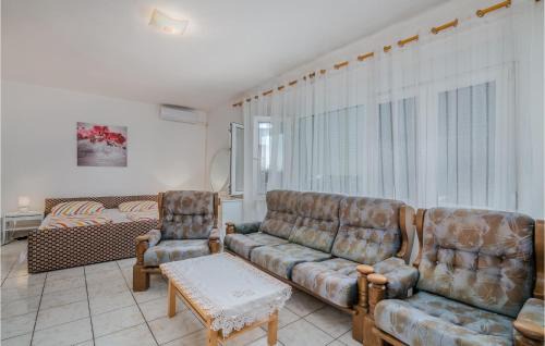Stara Baska Apartment | Scenic Apartment in Stara Baska with Oceanfront Views