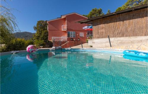 Stasevica Apartment | Stylish Apartment in Stasevica with Wifi & Family-Friendly Perks