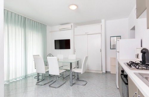 Stinjan Apartment | Cozy Apartments with Ocean Views in Stinjan Village