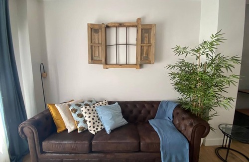 Santander Apartment | Elegant Apartment in the Heart of Santander with Spa & Breakfast