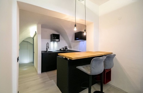 Old Town Apartment | Ideal Apartment in Bolzano's Historic Center Near Station