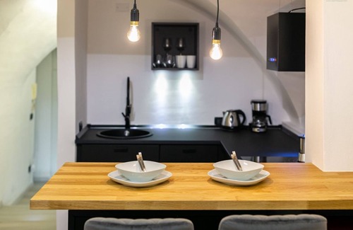 Old Town Apartment | Ideal Apartment in Bolzano's Historic Center Near Station