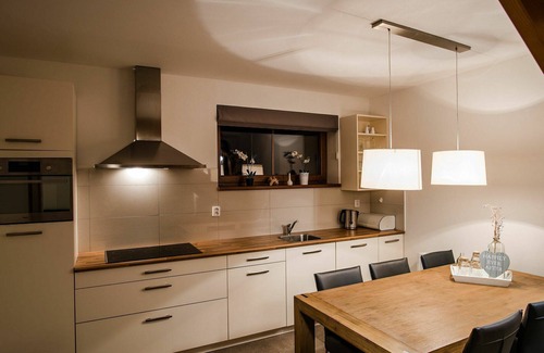 Lipno nad Vltavou House | Inviting Villa Apartment for 5 with Lake View & WIFI