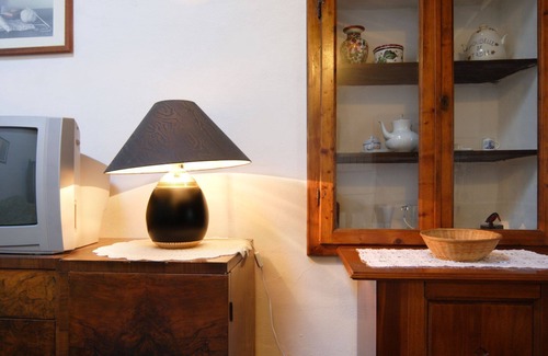 Poggiarello Villa | Relaxing Villa Apartment near San Gimignano with Pool & Views