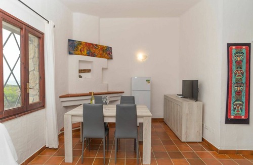 Sant'Elmo House | Inviting Villa Apartment for 10 with Oceanfront Views