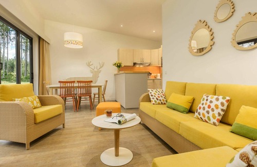 Hattigny House | Cozy Villa Apartment for 6 with Pool, WIFI & Terrace
