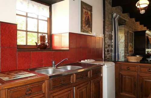 Loctudy Villa | Cozy Villa Apartment for 6 with Terrace and Pet Friendly