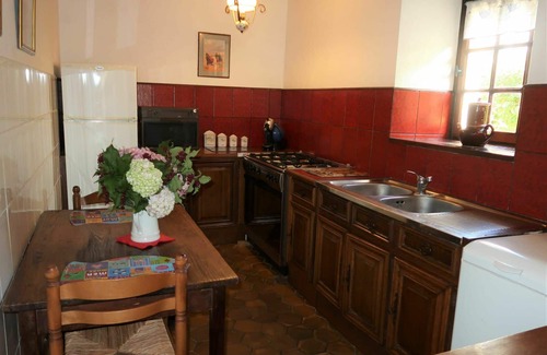 Loctudy Villa | Cozy Villa Apartment for 6 with Terrace and Pet Friendly