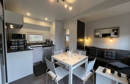 Wemding House | Cozy Villa Apartment for 4 with Lake View and WIFI