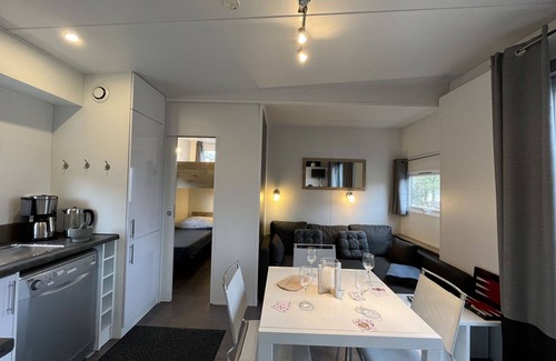 Wemding House | Cozy Villa Apartment for 4 with Lake View and WIFI