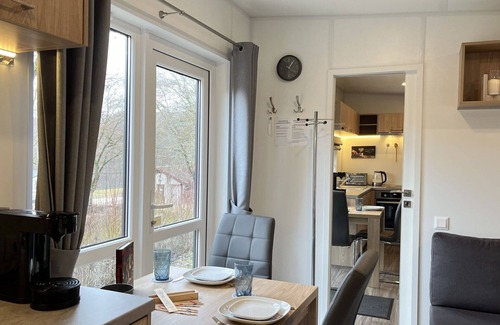 Wemding House | Cozy Villa Apartment for 4: A Pet-Friendly Retreat
