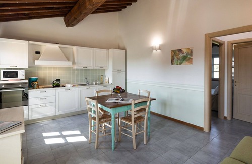 Larciano House | Cozy Villa Apartment for 2 with Pool, A/C & WiFi