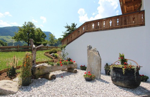 Kapfing Villa | Charming Villa Apartment with WIFI, Terrace & Lake Views