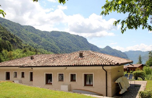 Vesta House | Cozy Villa Apartment for 5 with WiFi, Terrace & Pets Welcome