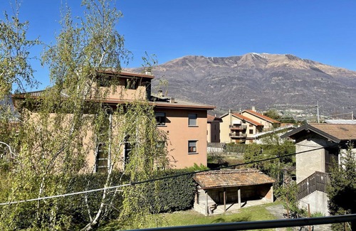 Dervio Villa | Cozy Villa Apartment for 6 with A/C, WIFI & Lake View