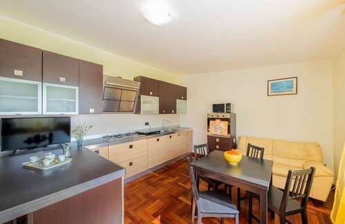 Silvi Villa | Nice apartment in villa for 4 people with pool, A/C, WIFI, TV, patio, pets allowed and parking