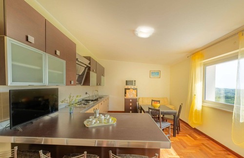 Silvi Villa | Nice apartment in villa for 4 people with pool, A/C, WIFI, TV, patio, pets allowed and parking
