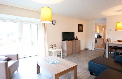 Schaarsbergen House | Relaxing Villa Apartment with Pool, WIFI, and Terrace