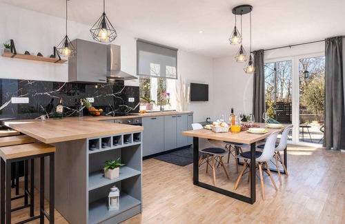 Crklada Apartment | Inviting 2-Bedroom Getaway in Vizinada with Pool & Spa