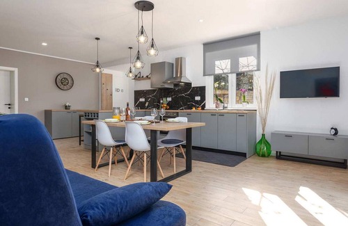 Crklada Apartment | Inviting 2-Bedroom Getaway in Vizinada with Pool & Spa