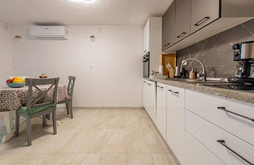 Zdrelac Apartment | Family-Friendly 2 Bedroom Accommodation in Zdrelac