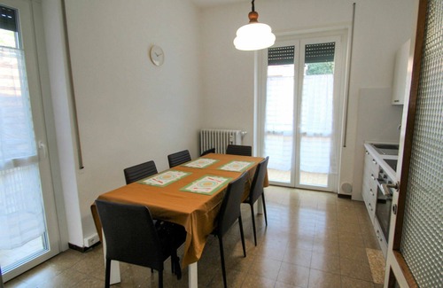 Laveno Apartment | Cozy Apartment for 4 with Balcony, WIFI & Pet Friendly