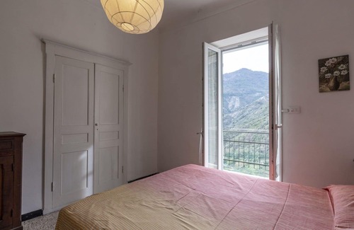 Montalto Ligure Apartment | Nice apartment for 4 people with WIFI, TV, balcony and pets allowed
