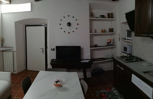 Orta San Giulio Apartment | Cozy Apartment for 4 with WIFI, Pet Friendly & Spa Access