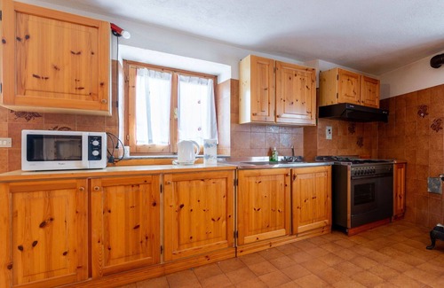 Sarre Apartment | Inviting Apartment for 5 Near Aosta with Pet-Friendly Amenities