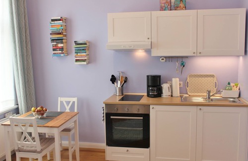 Altstadt Apartment | Perfect Lilac Apartment in Central Location with Breakfast