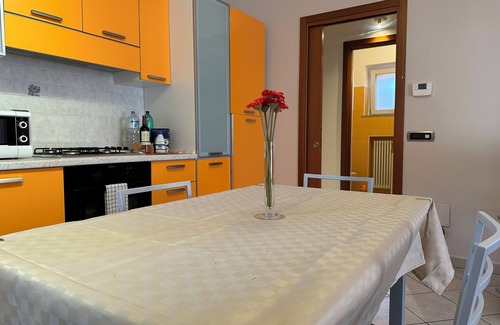 Lezzeno Apartment | Cozy Getaway Near Beach with Pool and Ocean Views