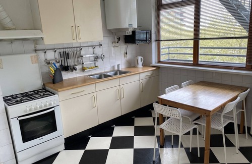 Bilthoven Apartment | Cozy Apartment Near Utrecht with Pool & Breakfast Options