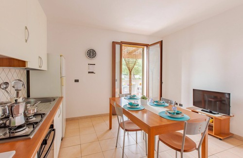 Specchiolla Apartment | Inviting Apartment with WIFI, A/C & Pets Welcome Near Ost